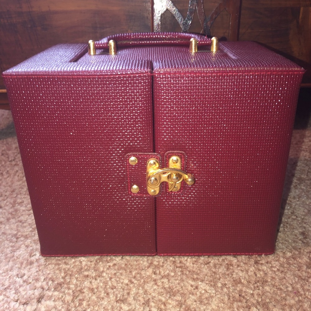 Jewelry/ Makeup Cabooble